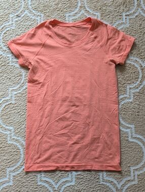 Lululemon Swiftly Tech Short Sleeve Orange EUC